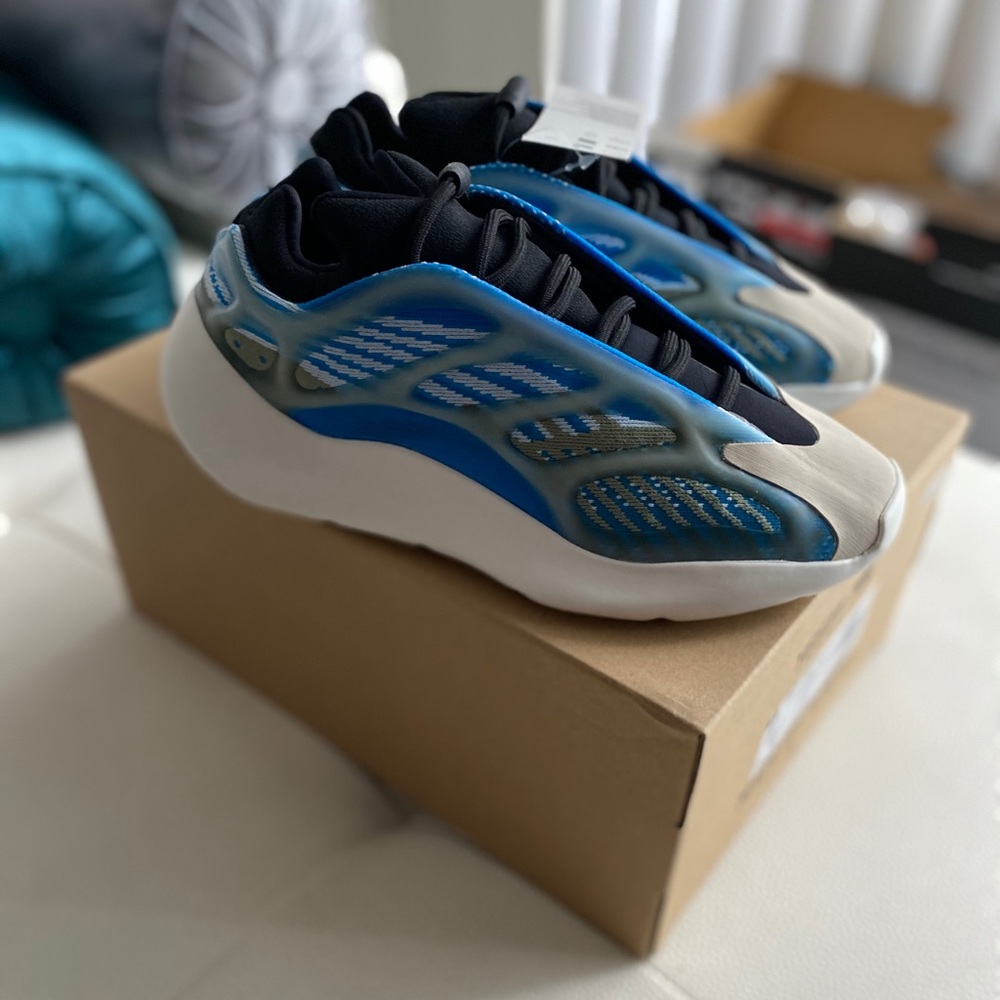 Yeezy Boost 700 ARZARETH
